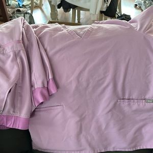 FIGS scrub set. XL top Large jogger bottoms